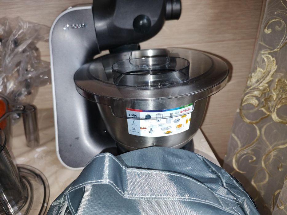 Кухонний комбайн Bosch MUM58M64