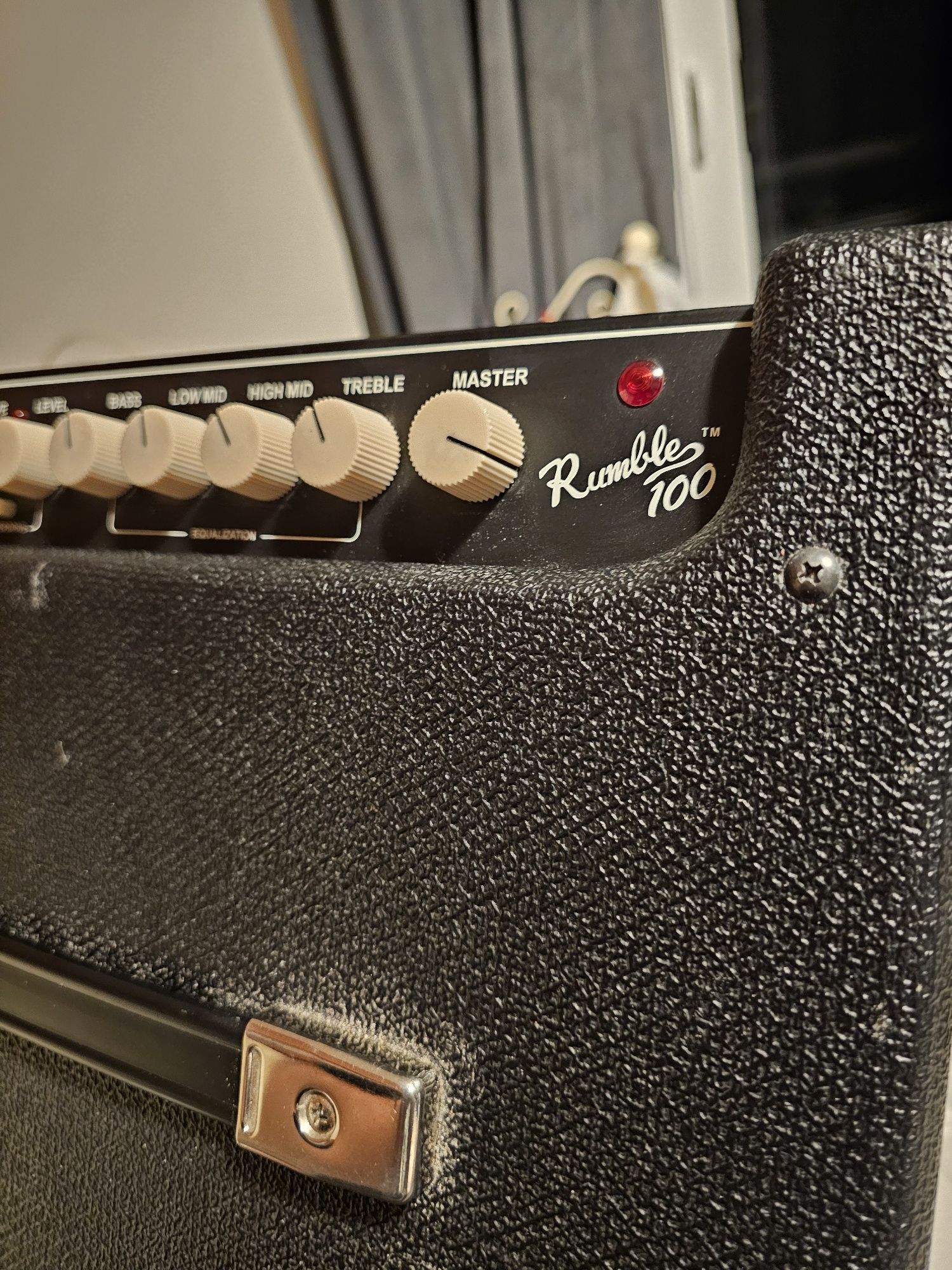 Fender Rumble 100 v3 - wzmacniacz do gitary basowej