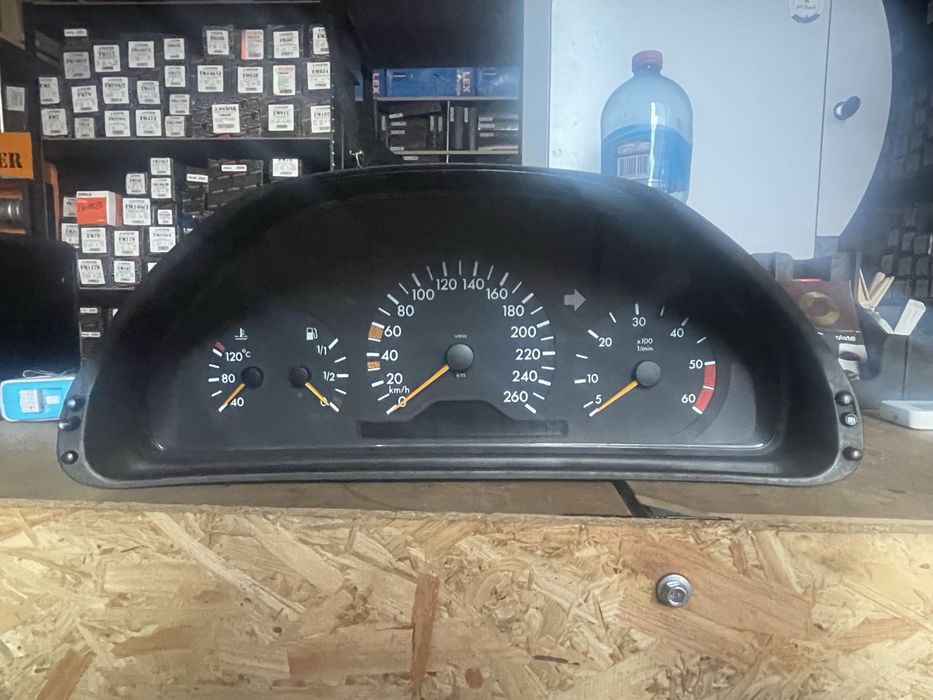 Приборна панель дизель мерседес w10