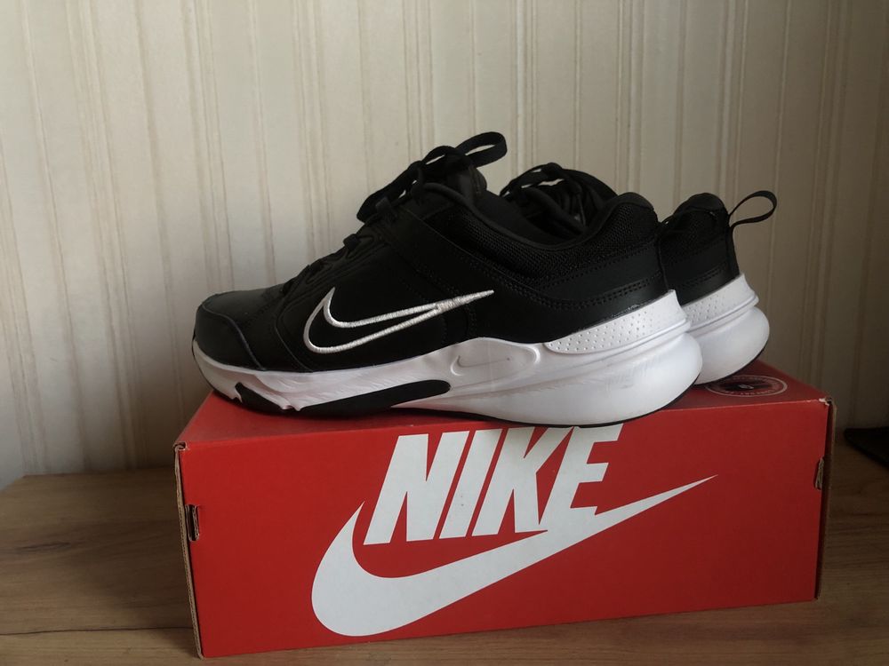 Кроссовки Nike Defyallday