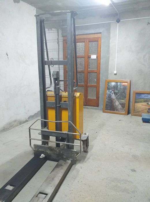 Штабелер електричний погрузчик