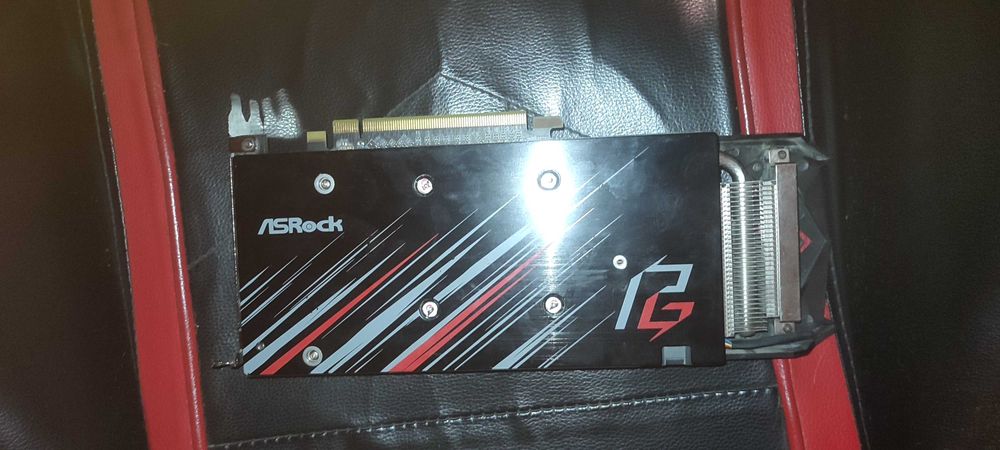 Відеокарта ASRock RX 590 8GB в гарному стані