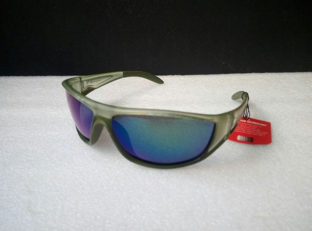 Очки солнцезащитные Champion CU5109 C02 C04 Polarized поляризационные