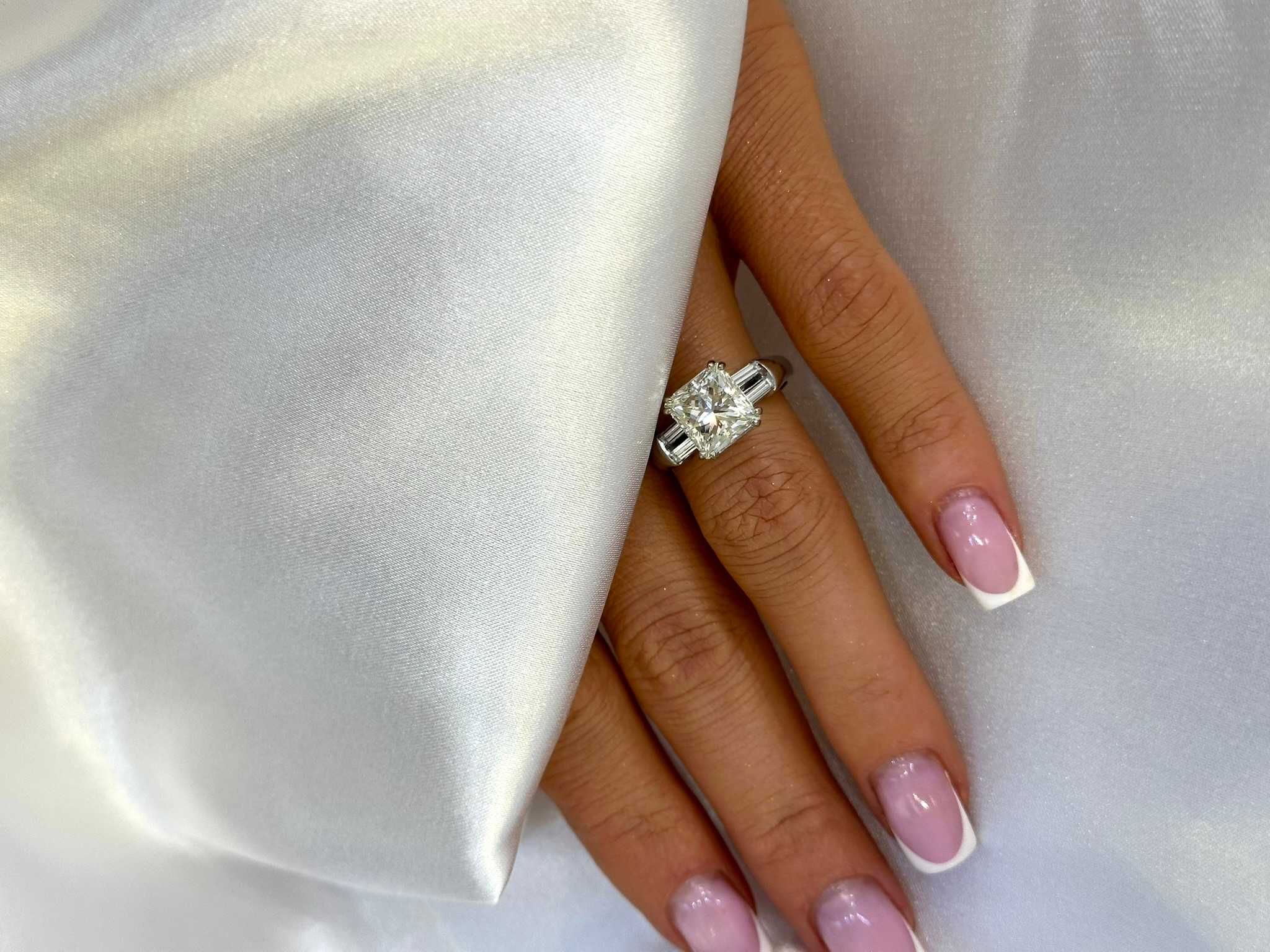 Pierścionek z diamentami naturalnymi 3.50  CT