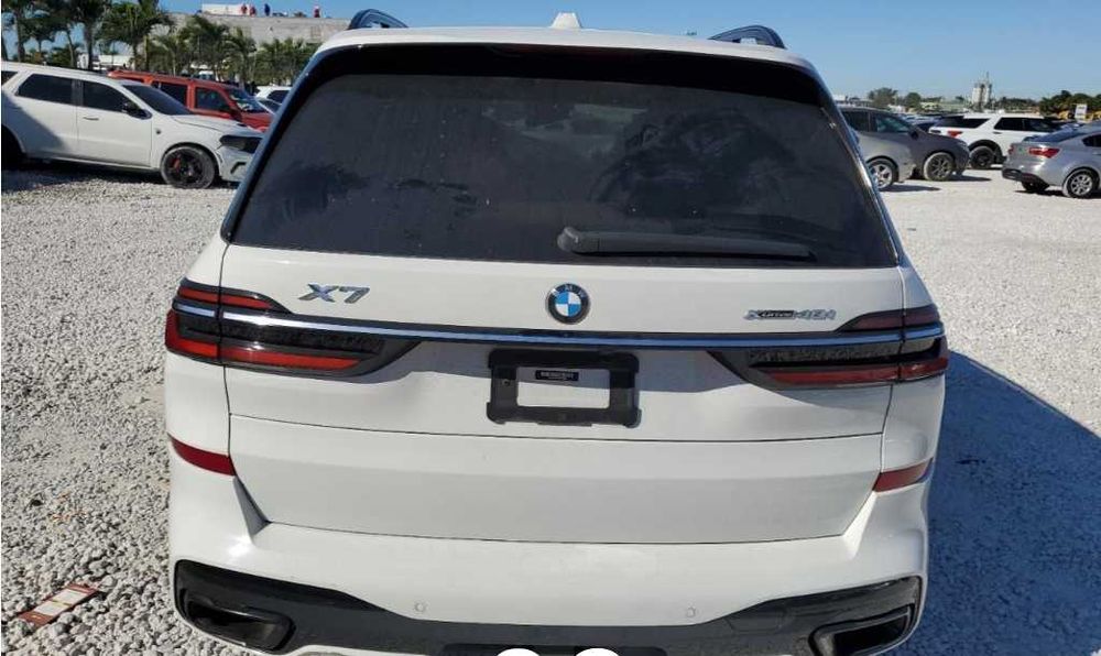 Бампер BMW X7 G07 запчастини шрот бмв х7 г07 запчасти