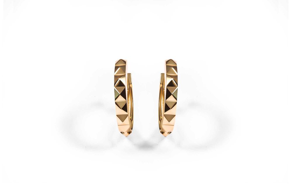 Стильные золотые сережки конго