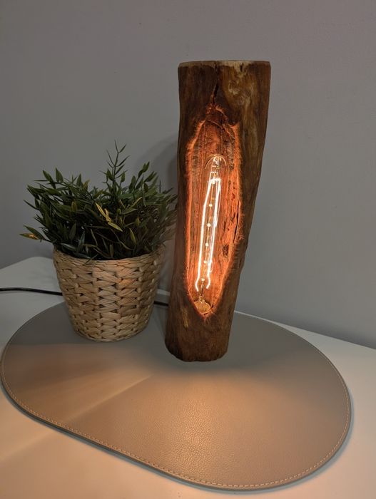 Lampa z litego drewna – ręcznie robiona, styl loft, żarówka Edison