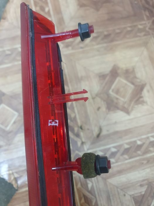 Стоп сигнал Skoda Octavia A5 1Z9 945 097