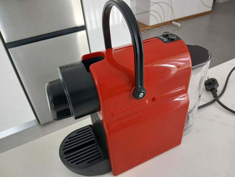 Máquina de Café KRUPS Nespresso Inissia XN1005