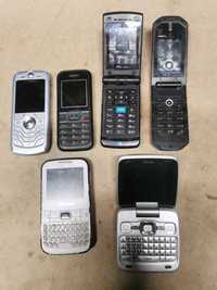 Vários telemóveis antigos