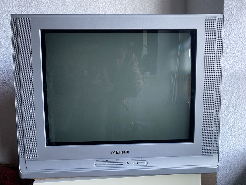 Vendo Fogão, torradeira, microndas e 2 televisores usados
