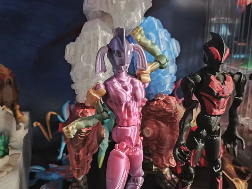 Figura Ultra Mother Articulada