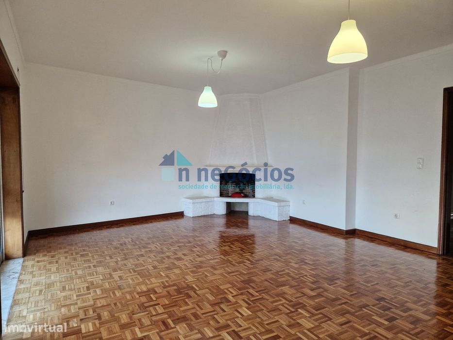 T4 com garagem no centro de Oliveira de Azeméis