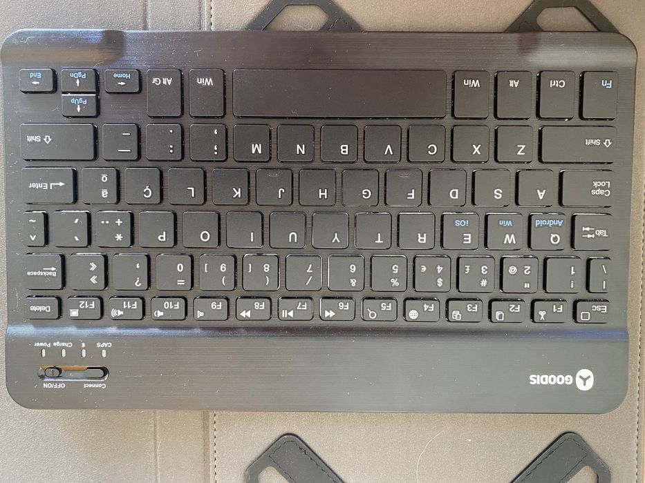 Tablet Acer com teclado e capa