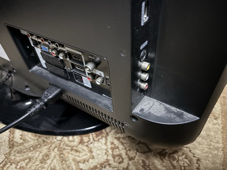 Telewizor LCD  Samsung  32 cale z pilotem przywieziony z Niemiec