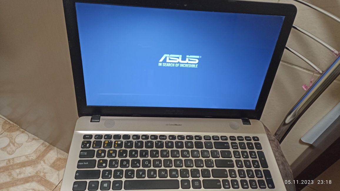 Ноутбук Asus R541s