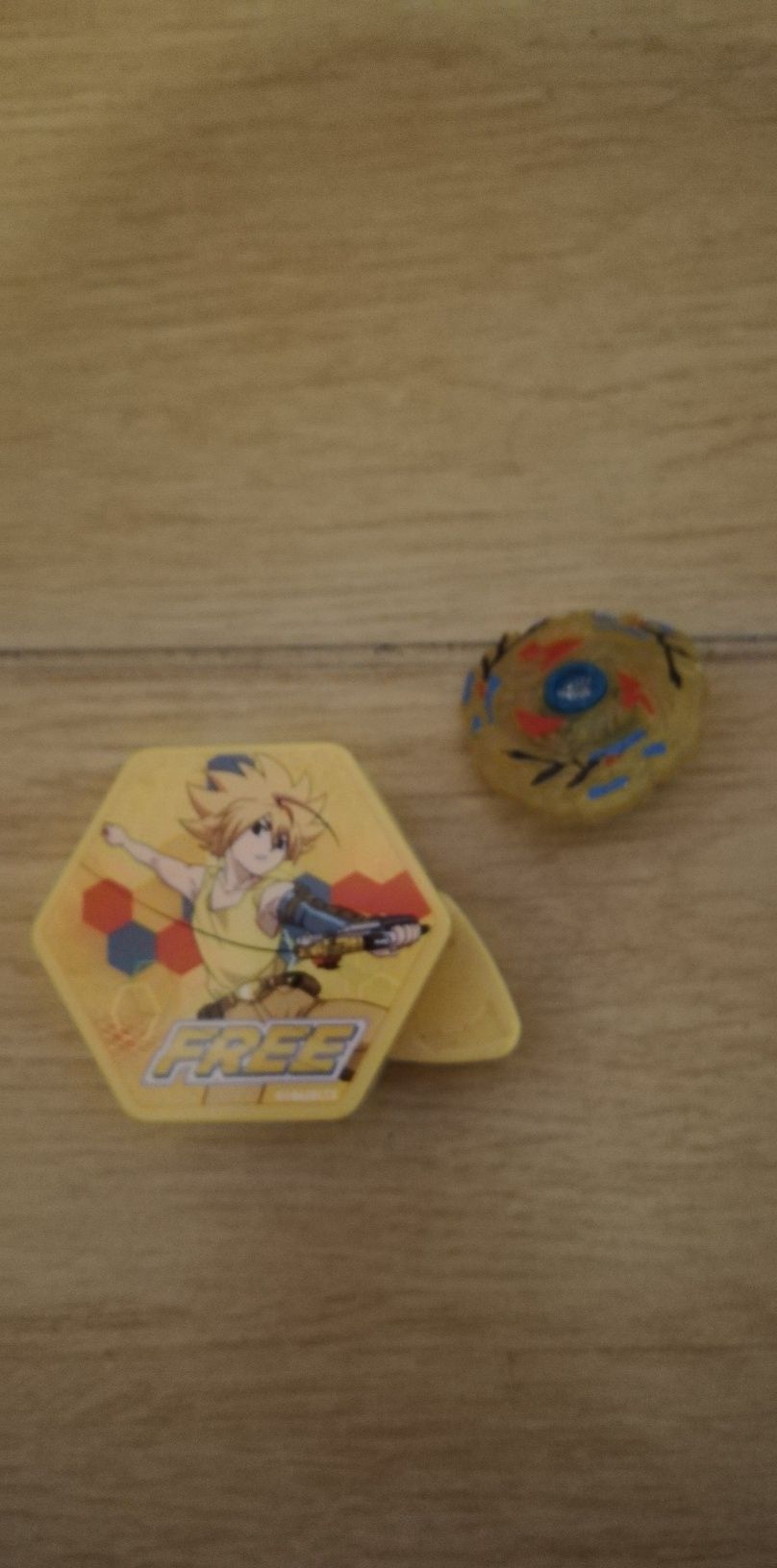 3 conjuntos de beyblade