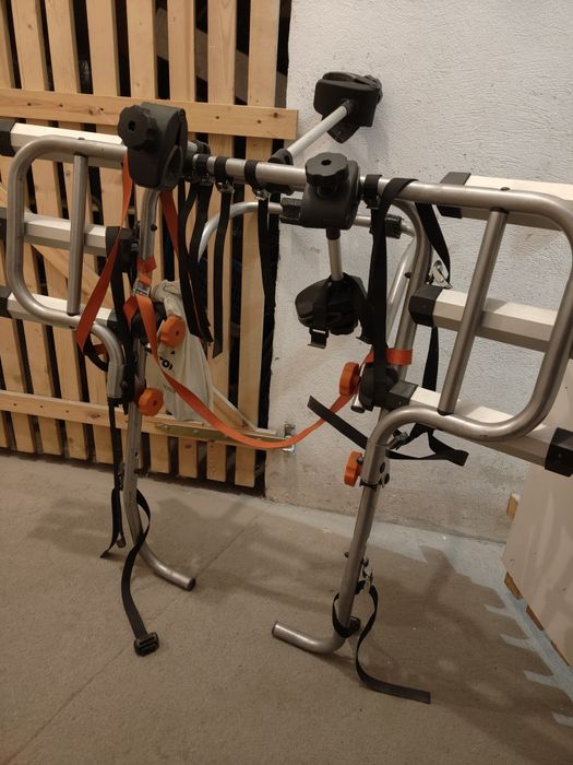 Bagażnik rowerowy na tylną klapę Aguri trzy rowery