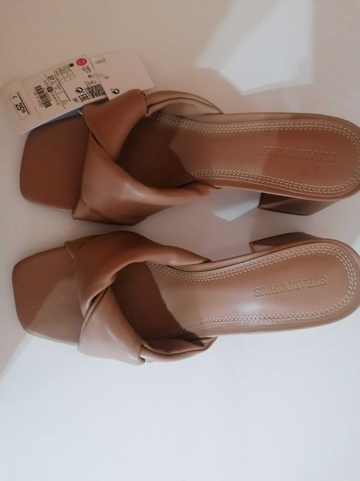 Sandalias stradivarius novas