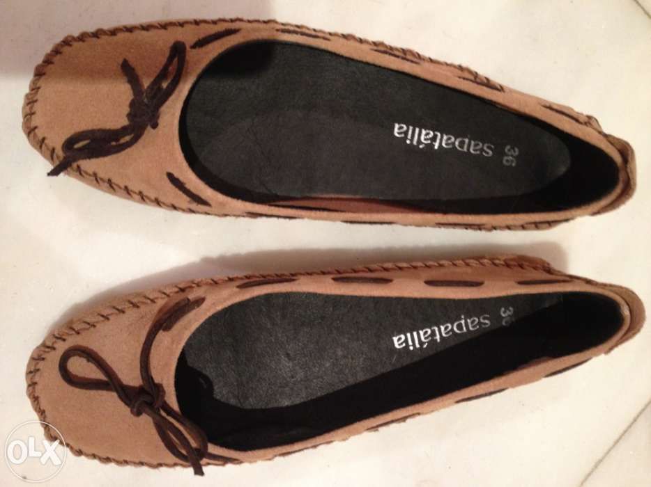 Sapatos NOVOS bege - Marca Sapatália, Tamanho 36