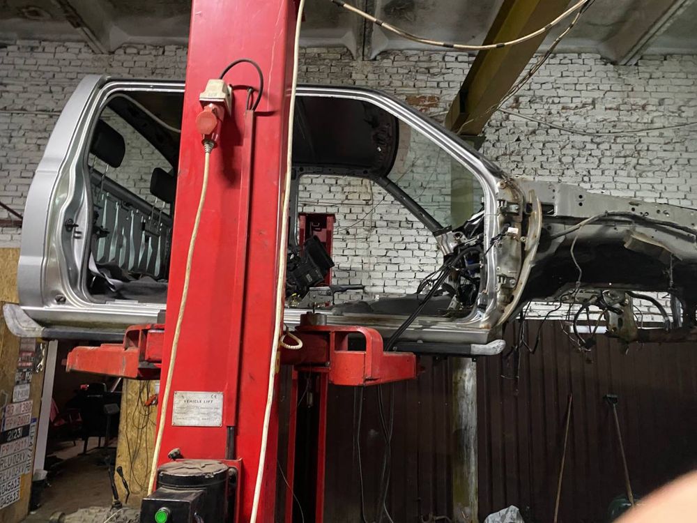 Кузов кабіна Nissan D22 2000-2008 нісан  навара д22 правий руль
