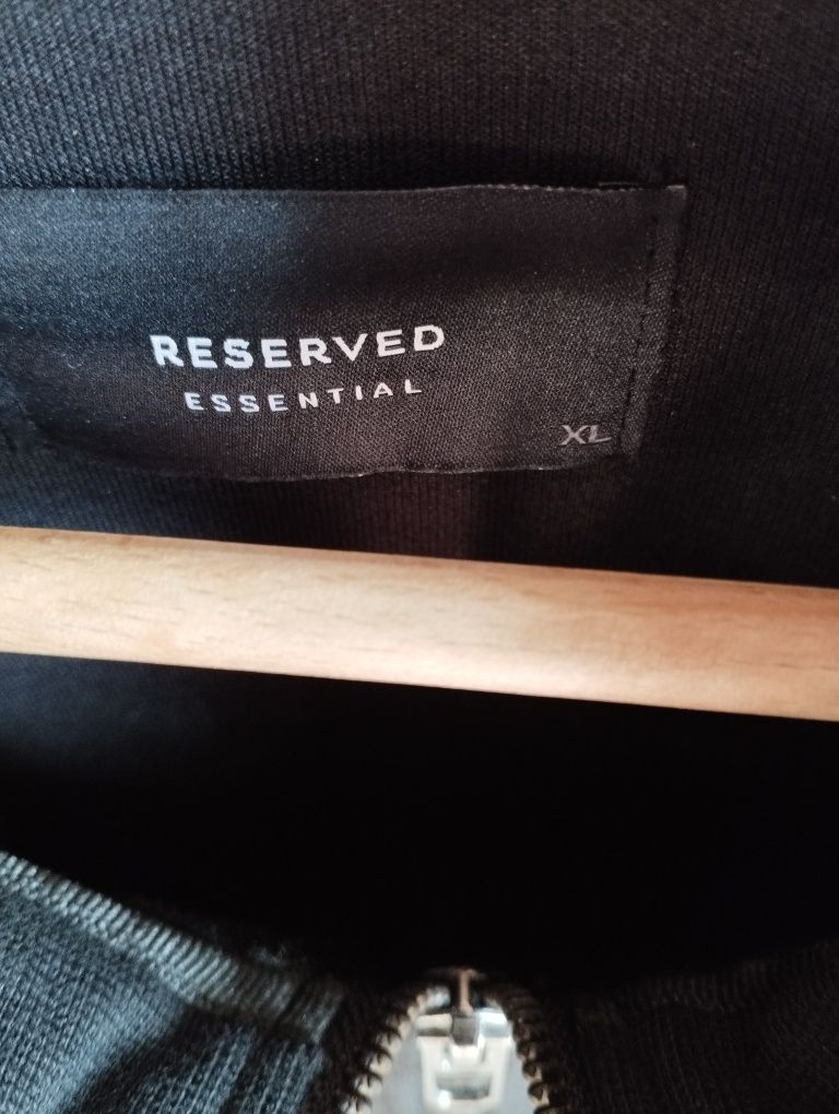 Sprzedam męską bluzę bawełnianą XL koloru czarnego Reserved
