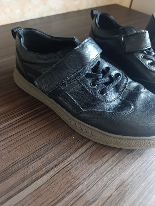 Продам подростковые кеды 39 размера на мальчика