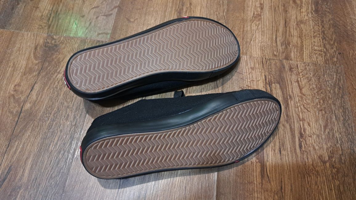 Trampki Tenisówki Czarne Nowe - rozmiar 40
