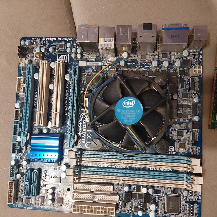 Części komputerowe Intel i7, płyta Gigabyte, 24GB ram ddr3, obudowa