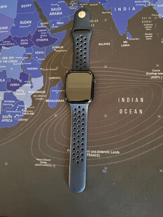 Apple Watch Series 7 Nike