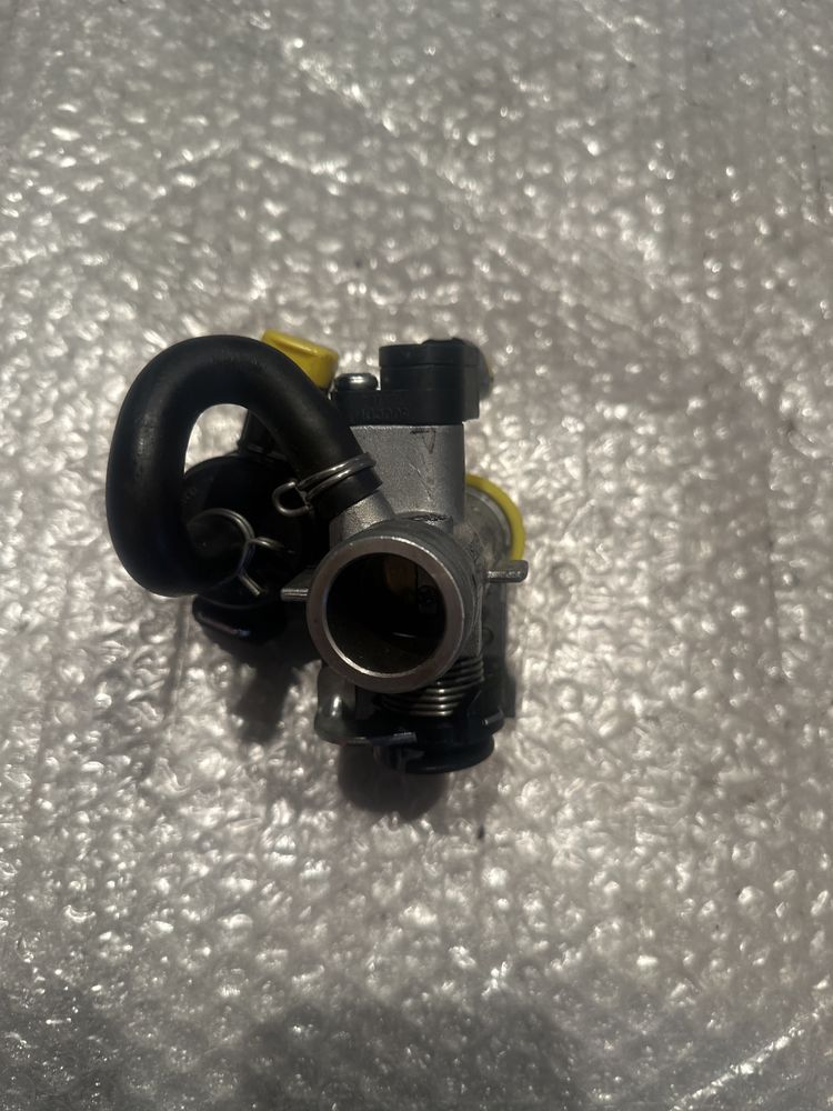 1A008305 Piaggio vespa Primavera Vespa Sprint Przepustnica WtryskiV492