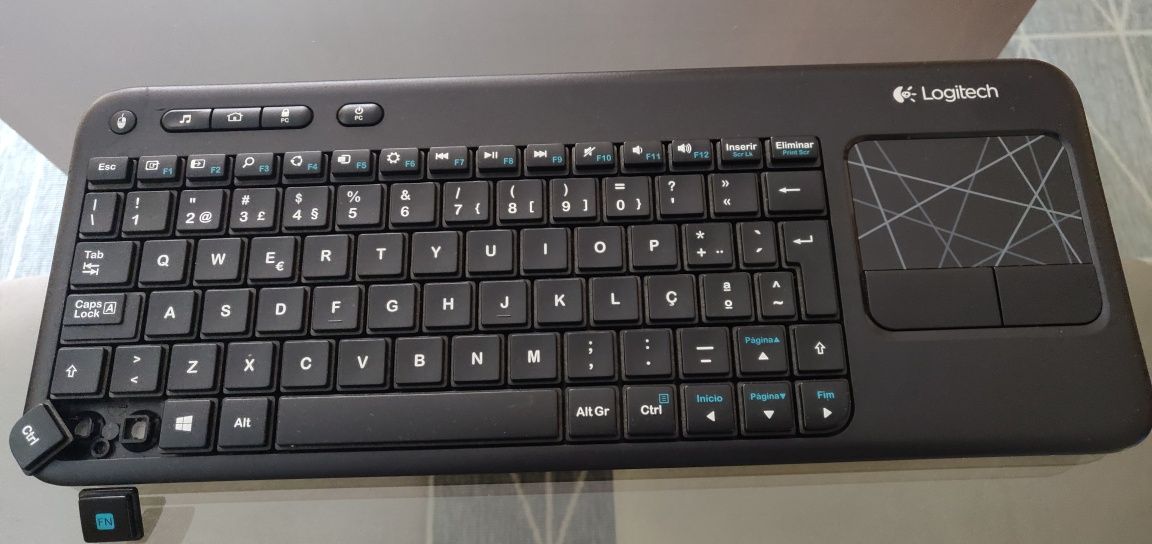 Teclado sem fios com avaria