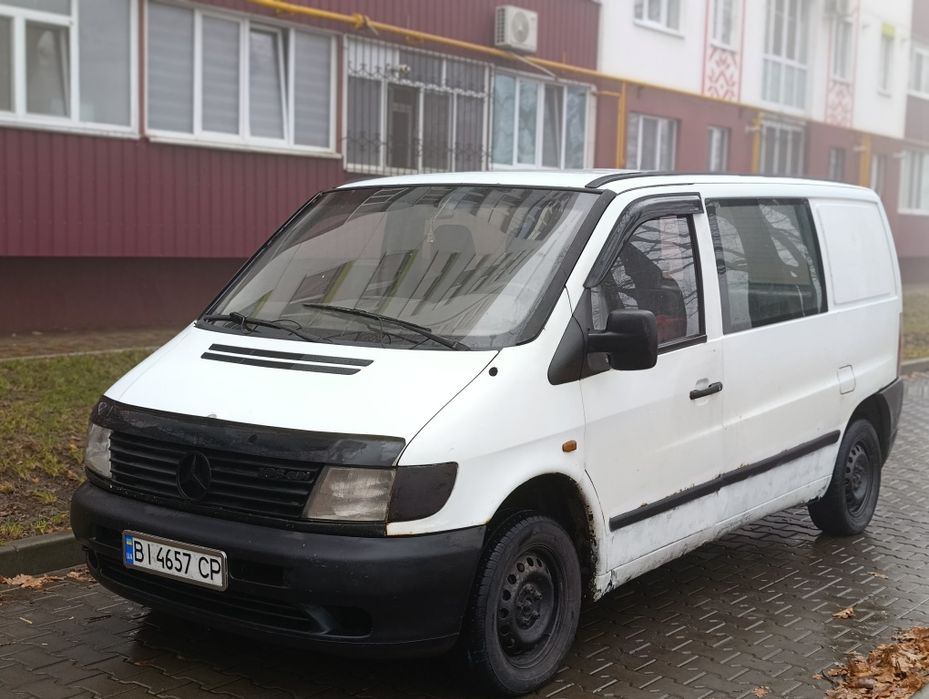 У продажу MB Vito на повному ходу