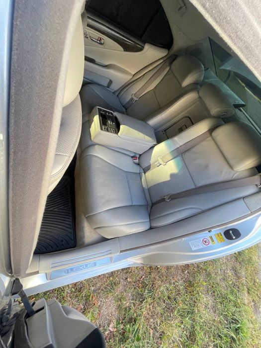 Продам Lexus ls460