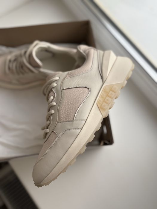 Кросівки жіночі шкіряні