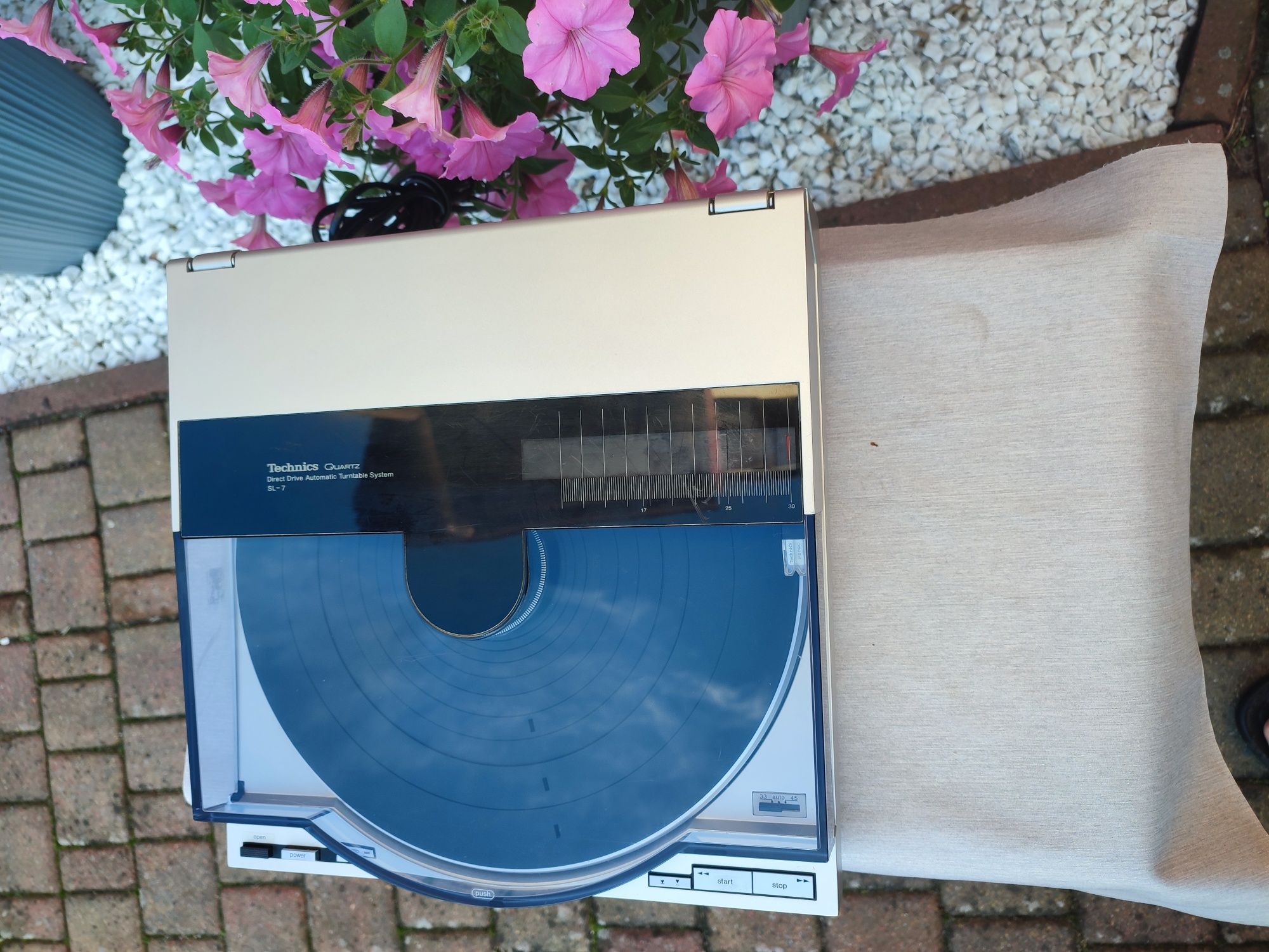 Gramofon Technics SL-7