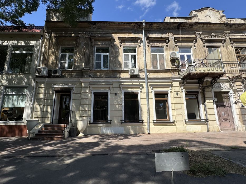 Сдам магазин офис представительство Троицкая 200м2 4 витрины