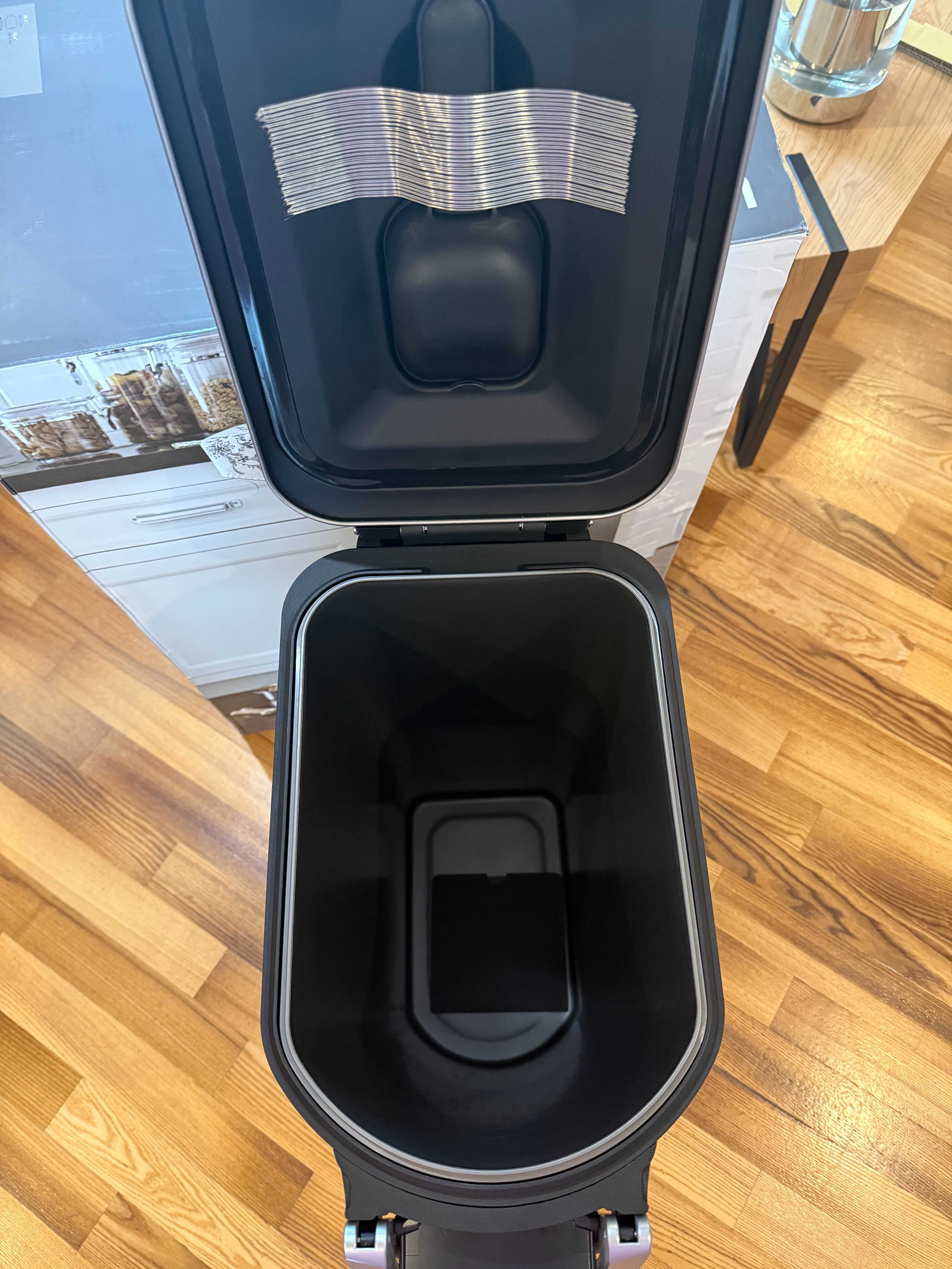 Simplehuman- Pojemnik na karmę dla zwierząt 35 l