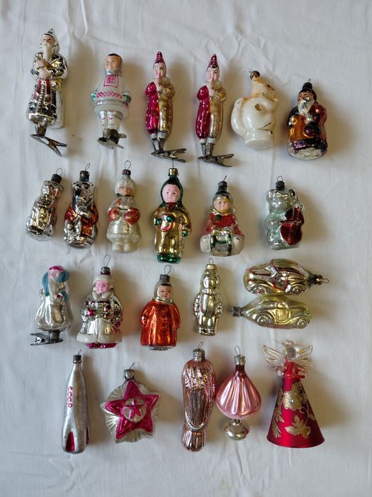 Новорічні ялинкові іграшки по фотографіях.