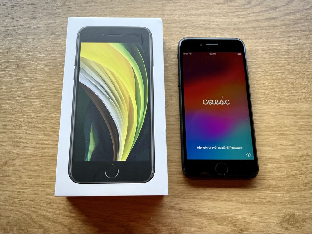 Iphone SE 2020 - 128GB - spigen - pudełko
