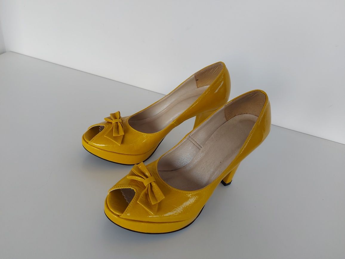 Buty czółenka Gopol w rozmiarze 35 Nowe