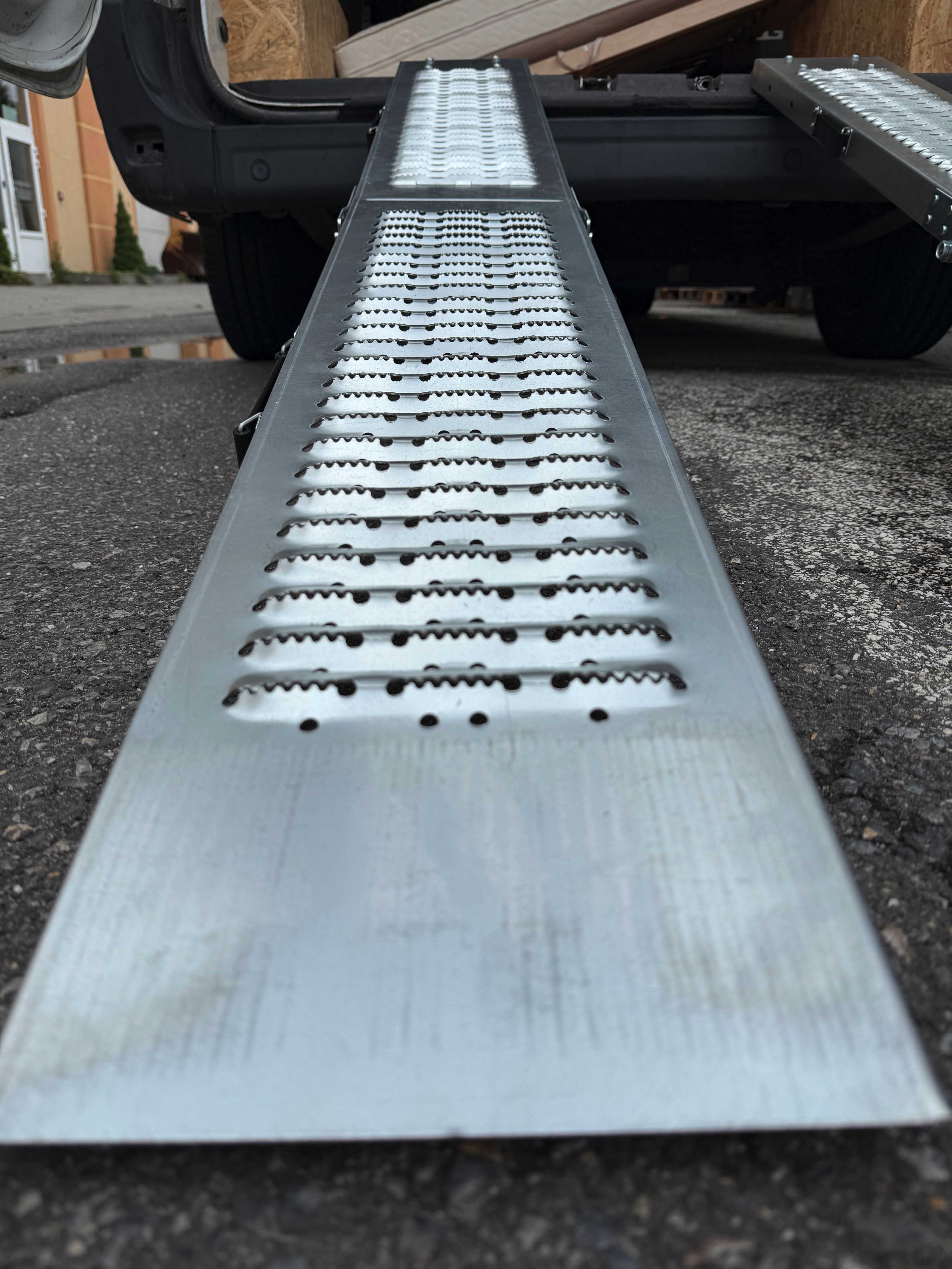 NAJAZDY RAMPY ZAŁADOWCZE 400kg składane, 1,9m długie, ocynk