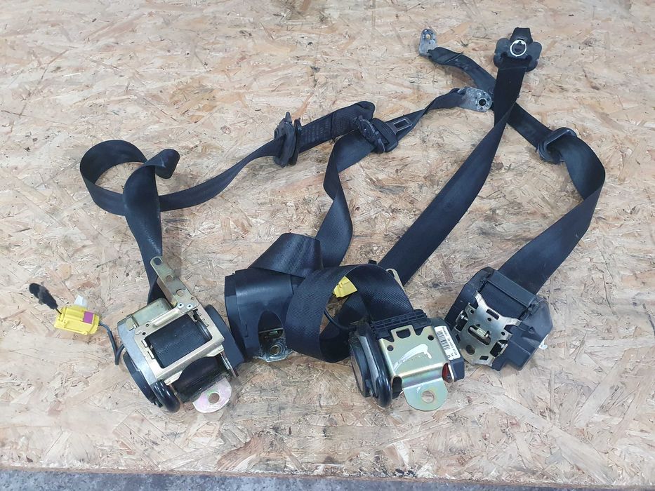 Pas pasy bezpieczeństwa Vw Polo 9n 4 IV 04r 3 drzwi 1.2 kpl