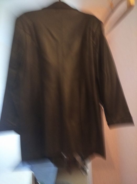 Женский кожаный пиджак