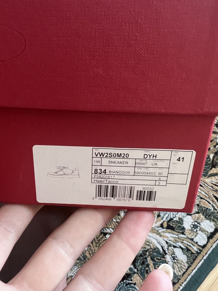 Кросівки валентіно valentino
