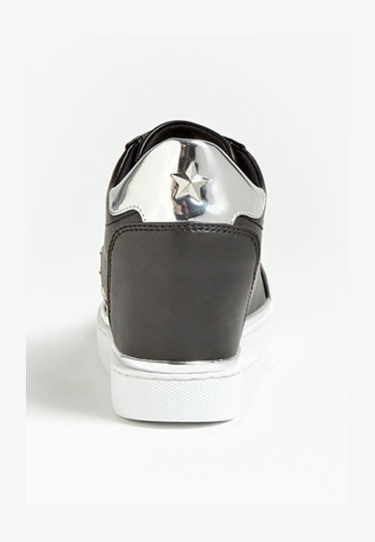 Snakersy GUESS roz 41