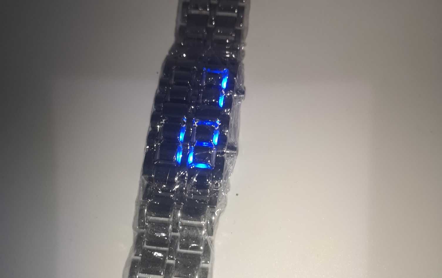 Zegarek cyfrowy naręczny męski LED niebieska dioda bransoletka - nowy