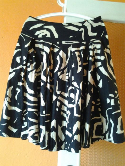 Spódnica na karczku z kontrafałdami rozm 38