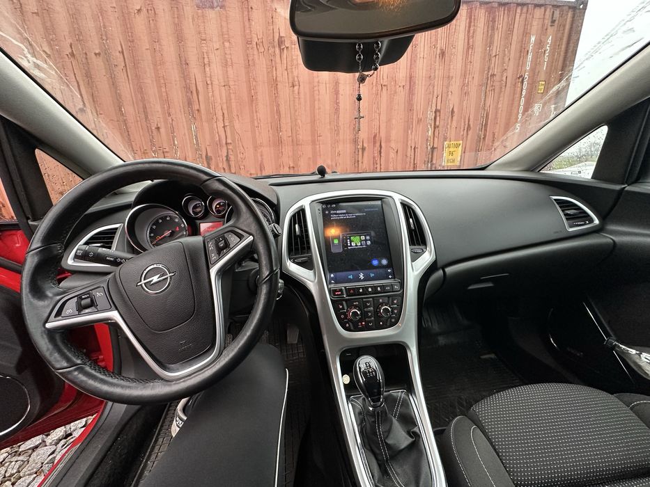 Opel Astra J 1.6 TURBO 180KM