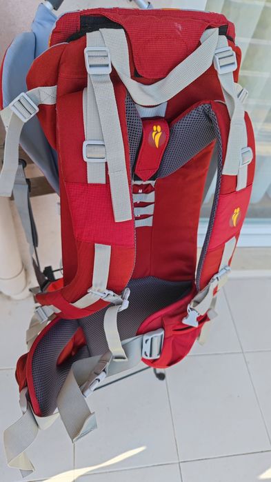 Porta bebé Littlelife Ranger S2 com capa de chuva e sol